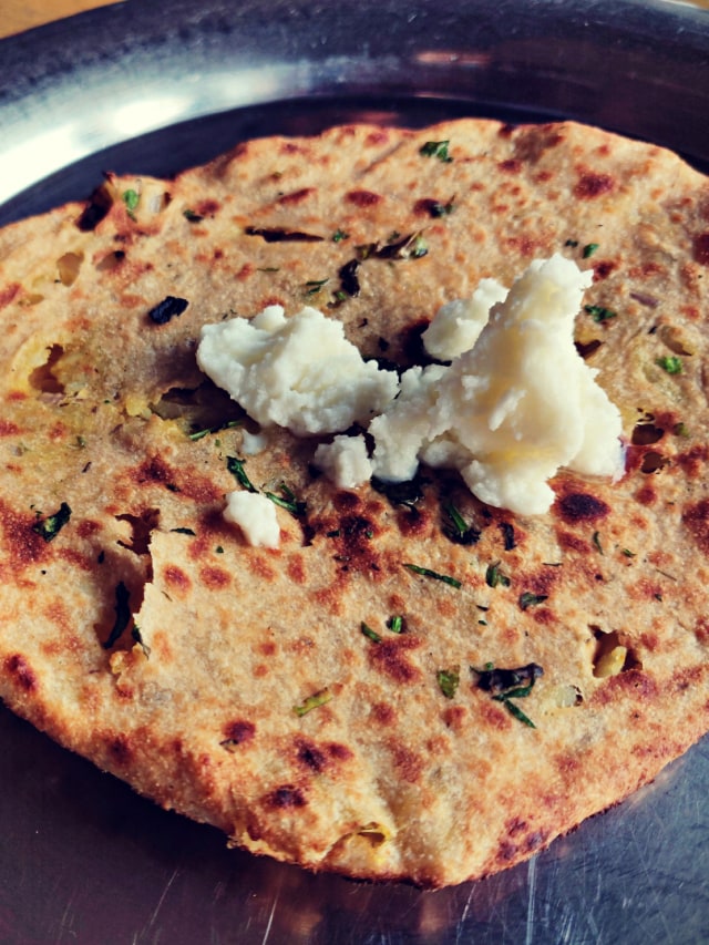 Amritsari Aloo Kulcha Recipe To Try At Home